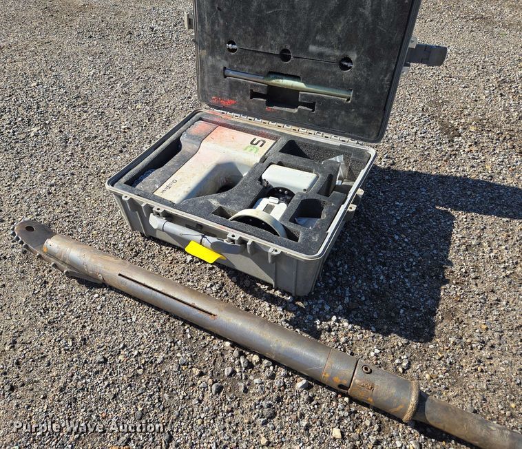 image for item EN8159 2015 Vermeer D9X13III directional boring unit