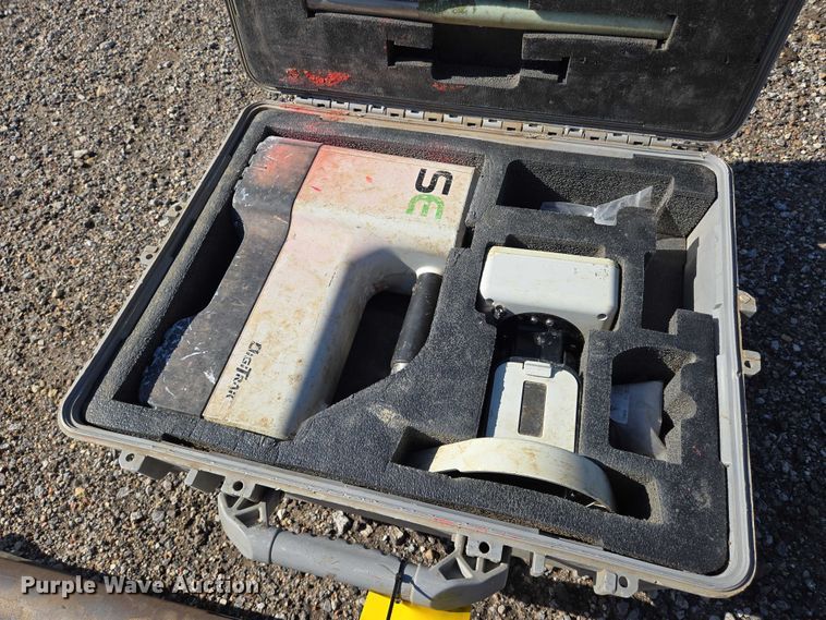 image for item EN8159 2015 Vermeer D9X13III directional boring unit