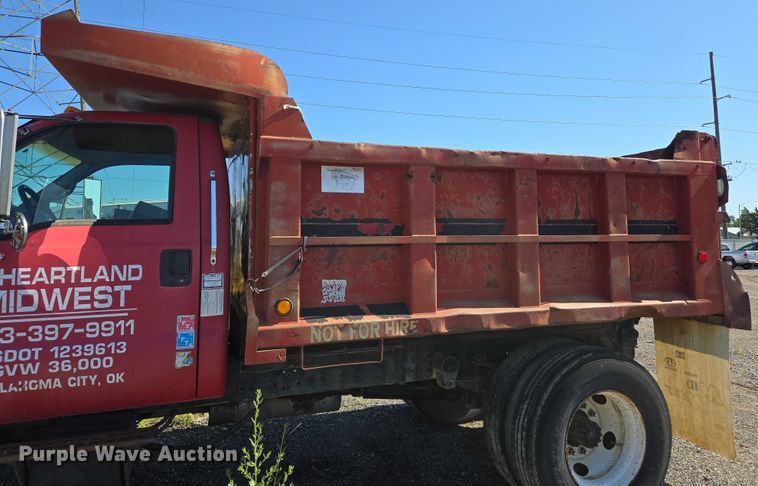 image for item EN8161 2000 Ford F650 Super Duty dump truck