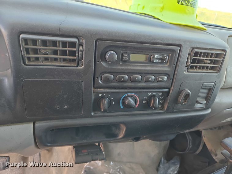 image for item EN8161 2000 Ford F650 Super Duty dump truck