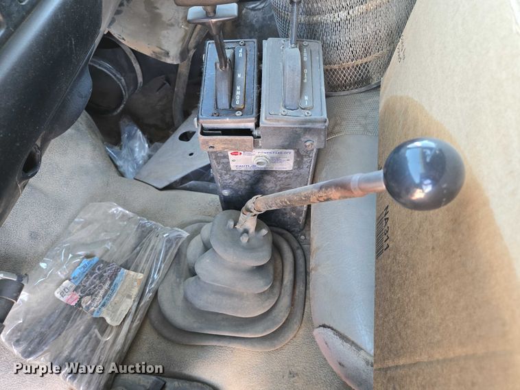 image for item EN8161 2000 Ford F650 Super Duty dump truck