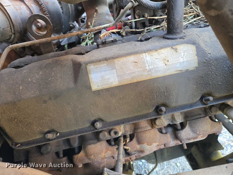 image for item EN8161 2000 Ford F650 Super Duty dump truck