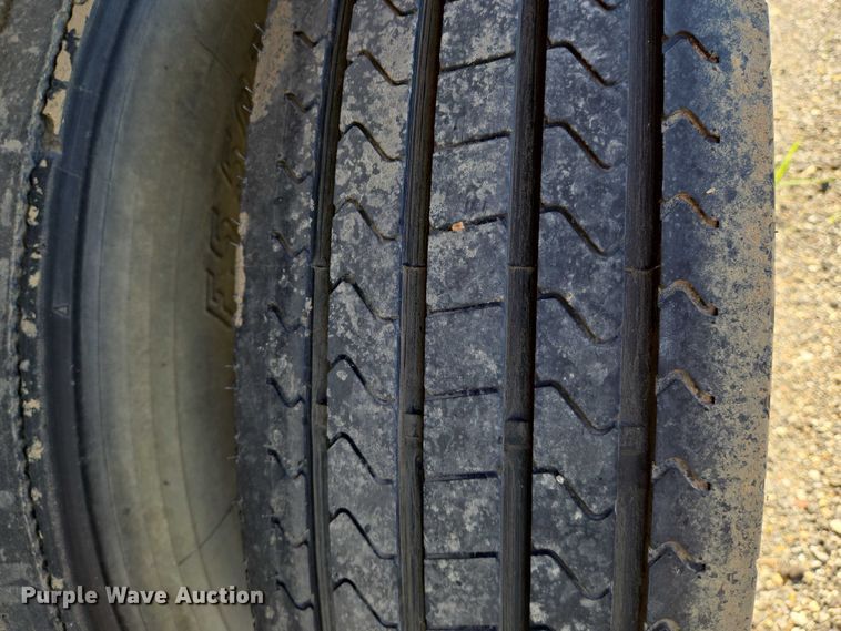 image for item EN8161 2000 Ford F650 Super Duty dump truck