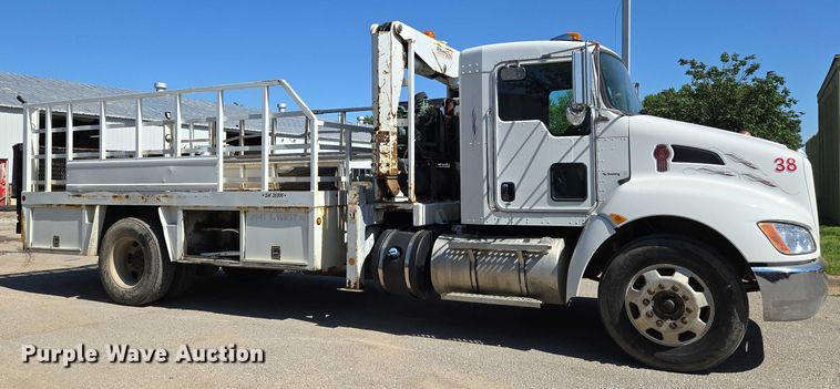 image for item EN8162 2012 Kenworth T370 utility / service truck