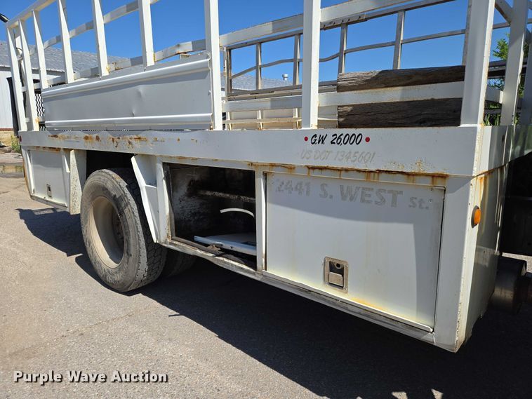 image for item EN8162 2012 Kenworth T370 utility / service truck