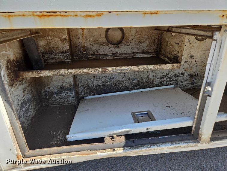 image for item EN8162 2012 Kenworth T370 utility / service truck