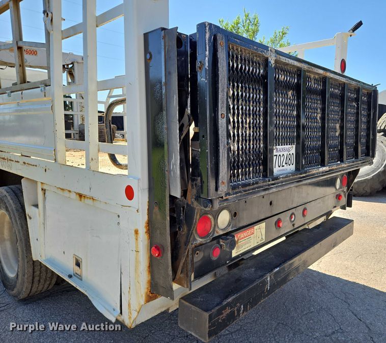 image for item EN8162 2012 Kenworth T370 utility / service truck