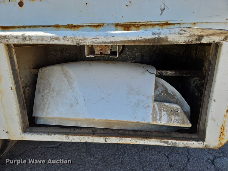 image for item EN8162 2012 Kenworth T370 utility / service truck