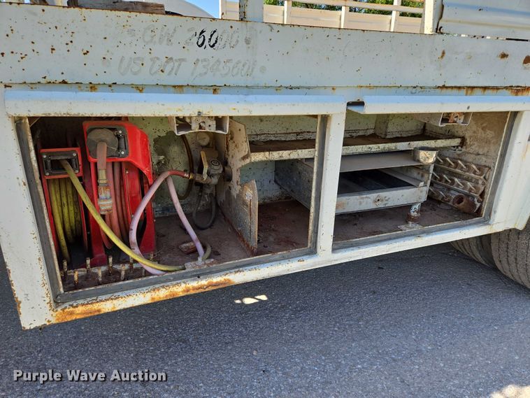 image for item EN8162 2012 Kenworth T370 utility / service truck