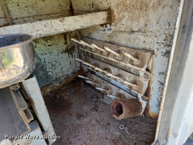 image for item EN8162 2012 Kenworth T370 utility / service truck