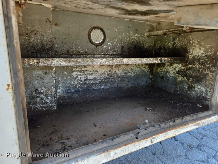 image for item EN8162 2012 Kenworth T370 utility / service truck