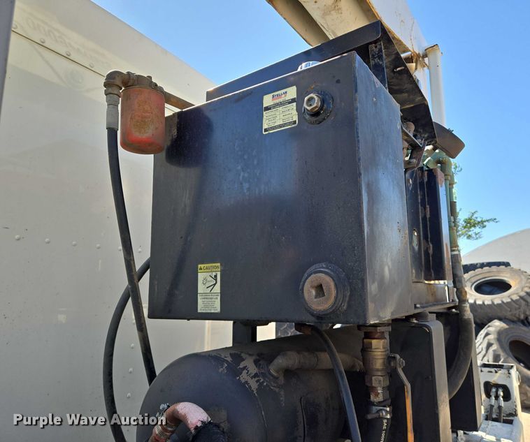 image for item EN8162 2012 Kenworth T370 utility / service truck