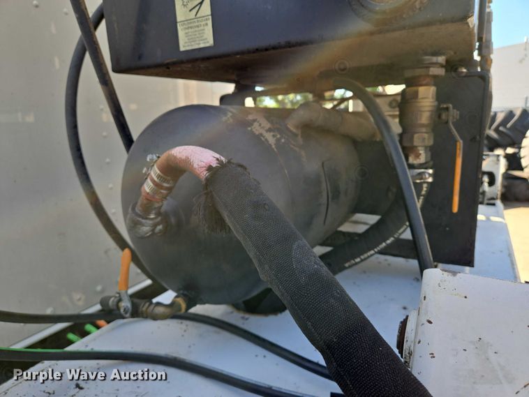 image for item EN8162 2012 Kenworth T370 utility / service truck