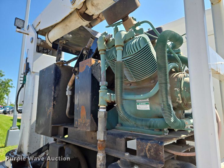 image for item EN8162 2012 Kenworth T370 utility / service truck