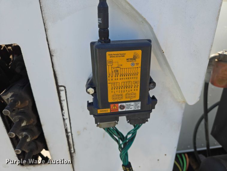 image for item EN8162 2012 Kenworth T370 utility / service truck