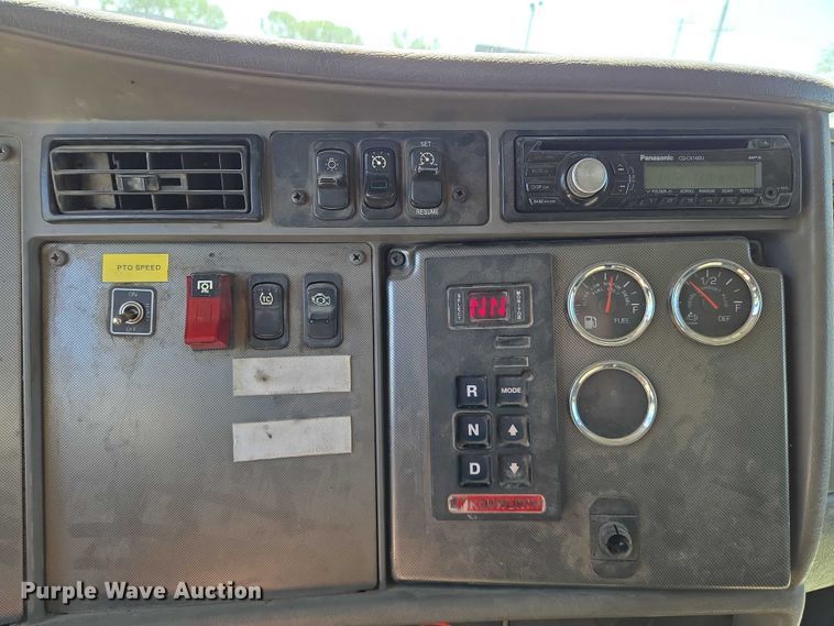 image for item EN8162 2012 Kenworth T370 utility / service truck