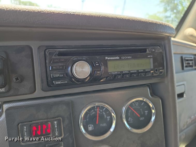 image for item EN8162 2012 Kenworth T370 utility / service truck