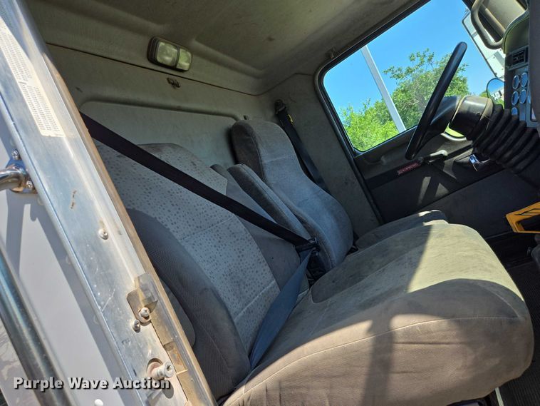 image for item EN8162 2012 Kenworth T370 utility / service truck