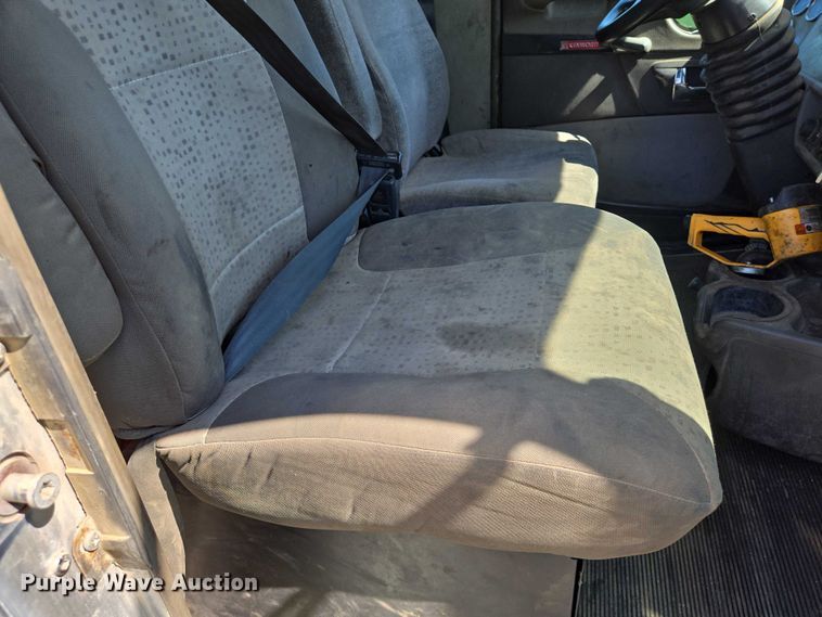 image for item EN8162 2012 Kenworth T370 utility / service truck