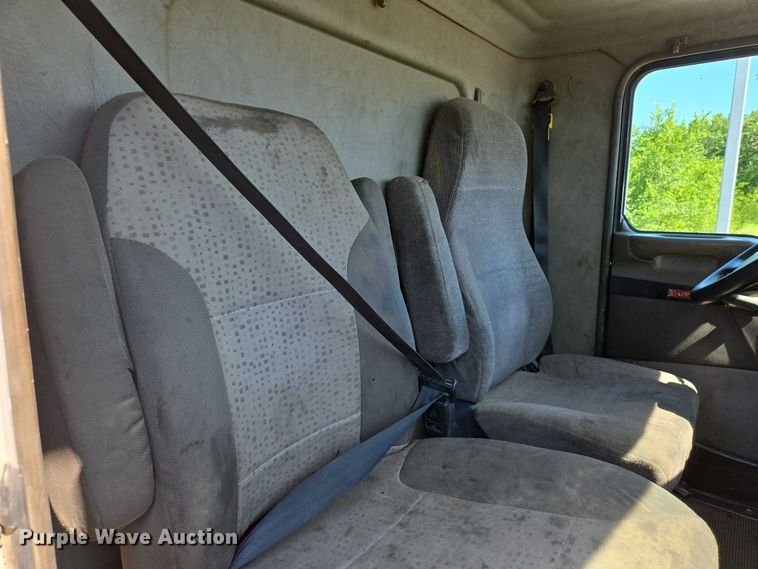 image for item EN8162 2012 Kenworth T370 utility / service truck