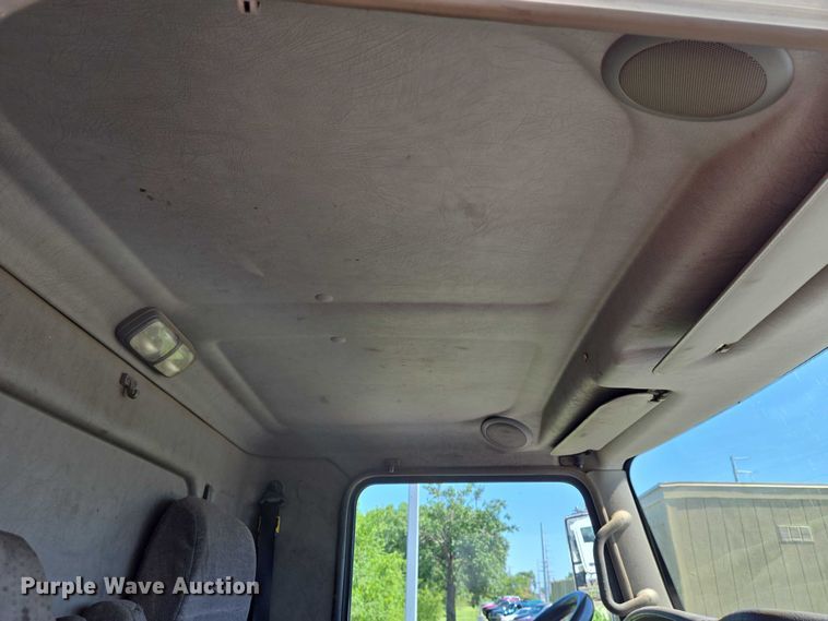 image for item EN8162 2012 Kenworth T370 utility / service truck