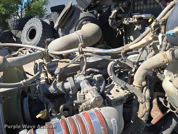 image for item EN8162 2012 Kenworth T370 utility / service truck