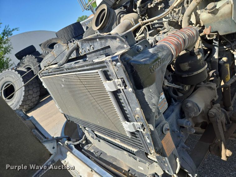 image for item EN8162 2012 Kenworth T370 utility / service truck