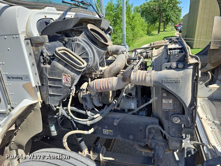 image for item EN8162 2012 Kenworth T370 utility / service truck