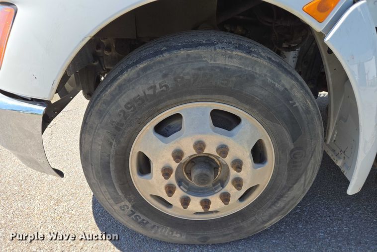 image for item EN8162 2012 Kenworth T370 utility / service truck