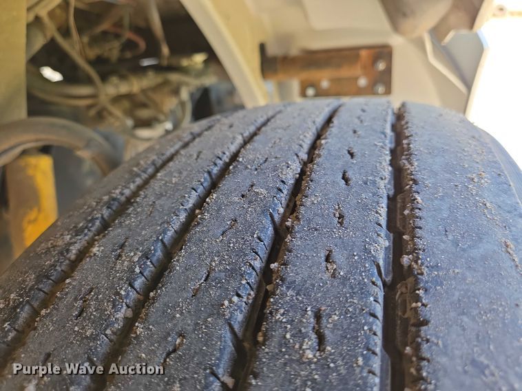 image for item EN8162 2012 Kenworth T370 utility / service truck