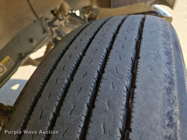 image for item EN8162 2012 Kenworth T370 utility / service truck