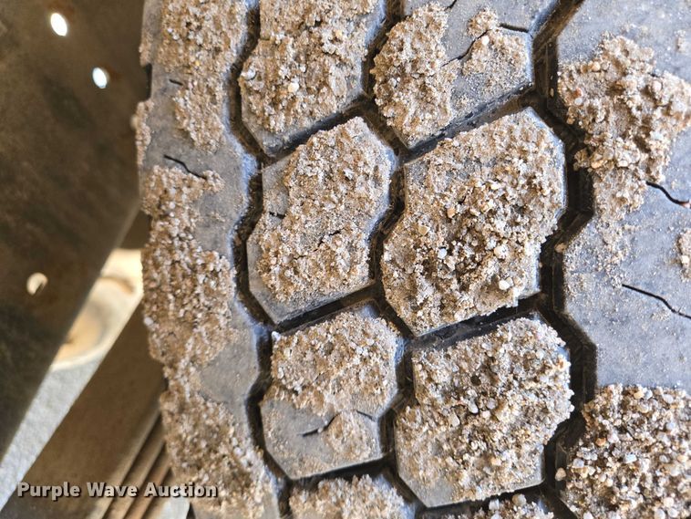 image for item EN8162 2012 Kenworth T370 utility / service truck