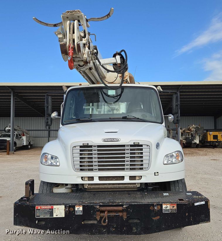 image for item EO0910 2014 Freightliner Business Class M2 digger derrick truck