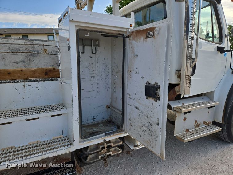 image for item EO0910 2014 Freightliner Business Class M2 digger derrick truck