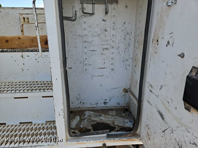 image for item EO0910 2014 Freightliner Business Class M2 digger derrick truck