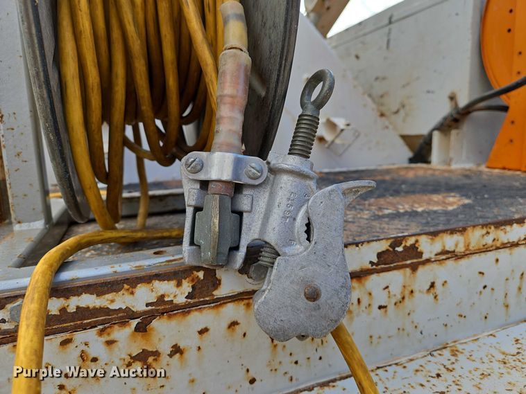 image for item EO0910 2014 Freightliner Business Class M2 digger derrick truck