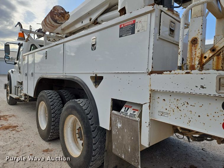 image for item EO0910 2014 Freightliner Business Class M2 digger derrick truck