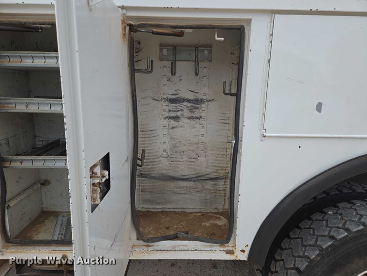 image for item EO0910 2014 Freightliner Business Class M2 digger derrick truck