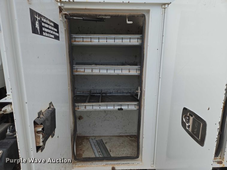 image for item EO0910 2014 Freightliner Business Class M2 digger derrick truck