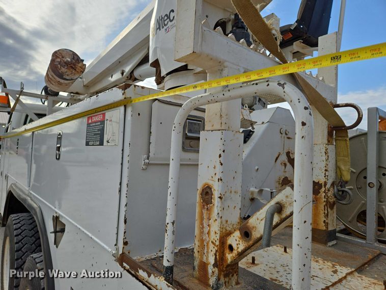 image for item EO0910 2014 Freightliner Business Class M2 digger derrick truck