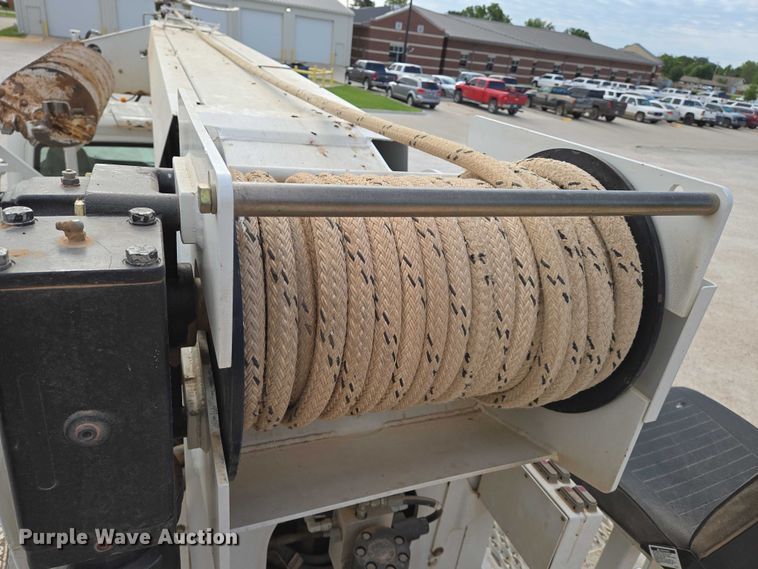 image for item EO0910 2014 Freightliner Business Class M2 digger derrick truck