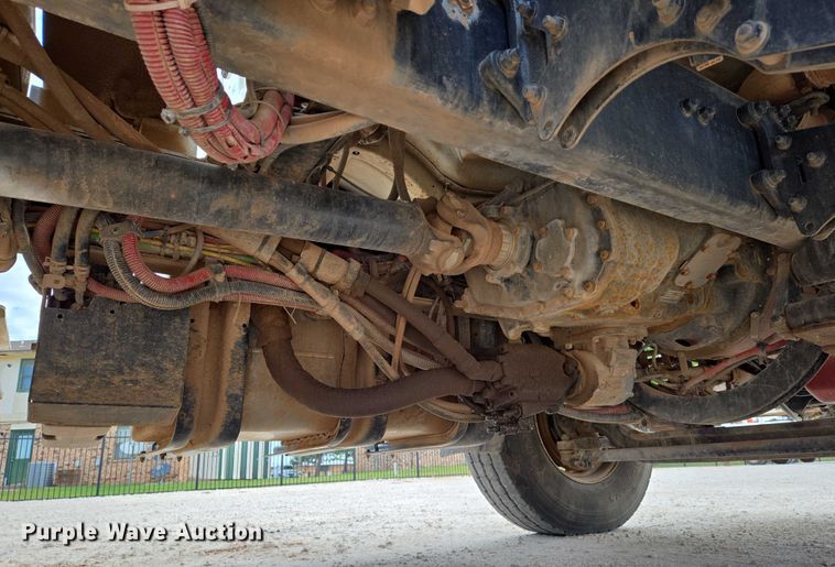 image for item EO0910 2014 Freightliner Business Class M2 digger derrick truck