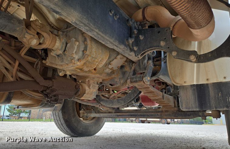 image for item EO0910 2014 Freightliner Business Class M2 digger derrick truck