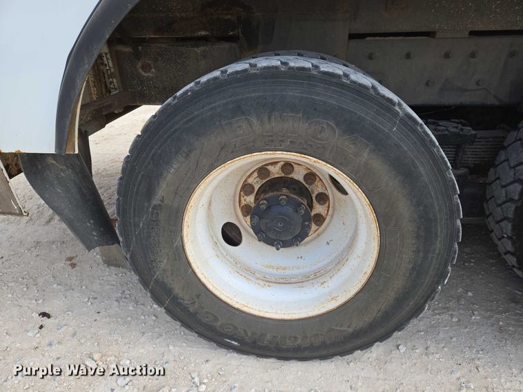 image for item EO0910 2014 Freightliner Business Class M2 digger derrick truck