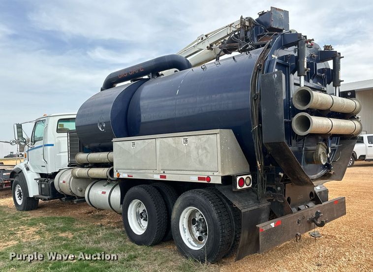image for item EQ1234 2001 Sterling LT9500 vacuum truck