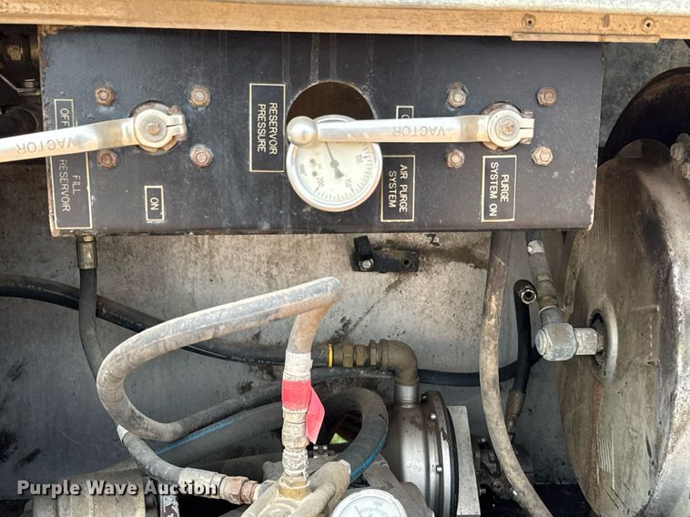 image for item EQ1234 2001 Sterling LT9500 vacuum truck