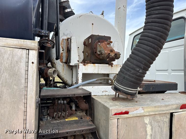image for item EQ1234 2001 Sterling LT9500 vacuum truck