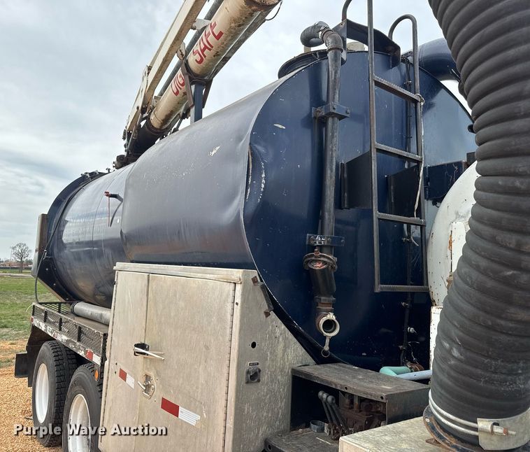 image for item EQ1234 2001 Sterling LT9500 vacuum truck