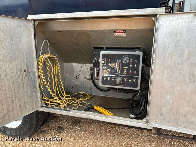 image for item EQ1234 2001 Sterling LT9500 vacuum truck