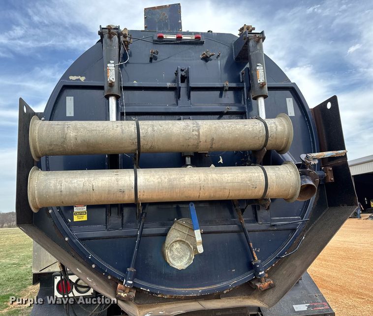 image for item EQ1234 2001 Sterling LT9500 vacuum truck